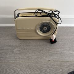 Bush retro style radio