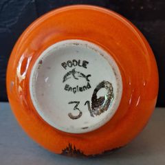 Poole Pottery Posy,No. 31 / 1970