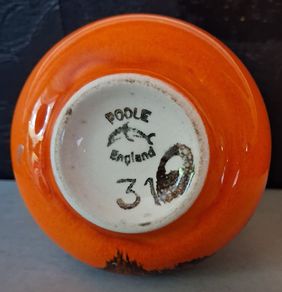 Poole Pottery Posy,No. 31 / 1970