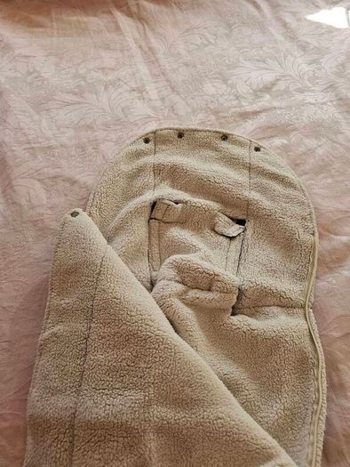 Wallaboo newborn footmuff