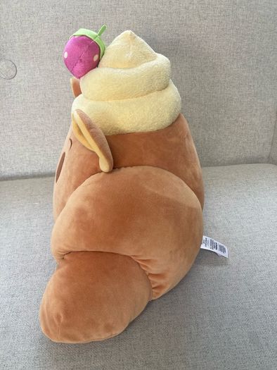 Emile strawberry croissant from Disney Munchlings