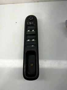 Peugeot 5008 2017 Drivers Right Master Window  Mirror Switch 98144143ZD A2l4b4s