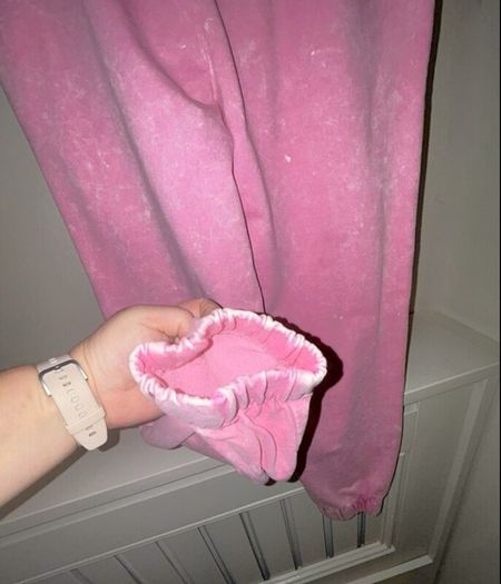 Brand New Girls Oversized Pink Joggers. Age UK 9 / EU 134 cm
