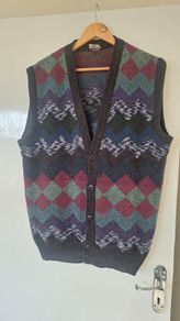 Sleeveless vest