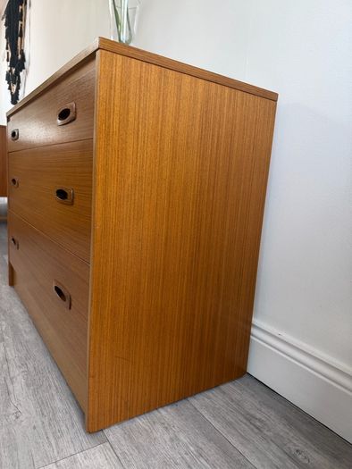 Mid Century Chest of Drawers