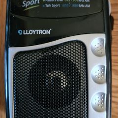 Lloytron portable FM/AM Radio