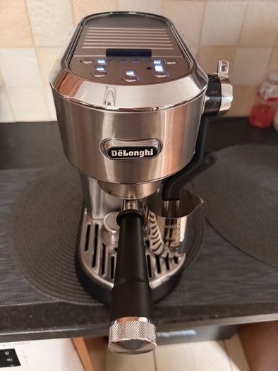 DeLonghi Dedica Maestro EC950M coffee machine
