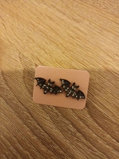 Spooky  Halloween bat earrings