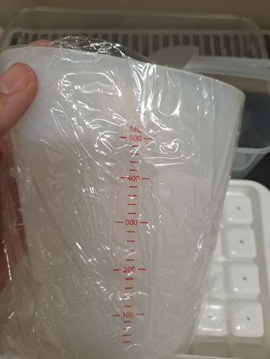 Ice Cube Tray Set with Storage Bin