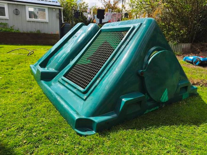 JFC poultry palace/chicken coop/rabbit hutch/small animal house