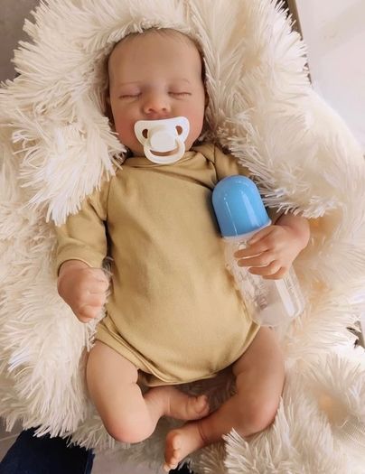 19 Inches 48cm That Looks Real Baby Doll Lifelike Silicone Vinyl Newborn Soft Doll Toddlers (FREE POSTAGE)