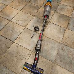 Dyson V15 absolute