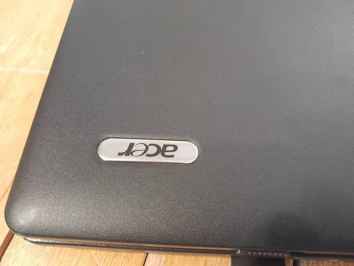 Acer Extensa 5630Z Laptop - 4GB RAM, 320GB HDD, Great Battery & Original Charger. Set to Spainish language.