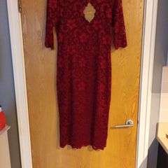 Jolie Moi Burgundy  Lace Dress. S. 14-16.   B.N.W.T.