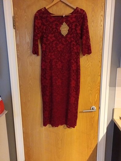 Jolie Moi Burgundy  Lace Dress. S. 14-16.   B.N.W.T.
