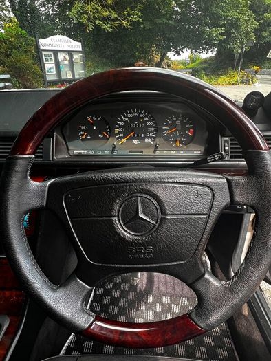 Mercedes-Benz E-Class 1993