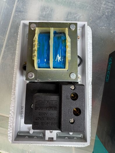 Shaver Socket