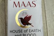 House of Earth and Blood by Sarah J. Maas (Crescent City Book 1), Bloomsbury Paperback