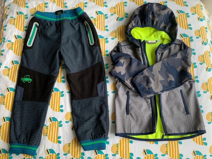 Boys clothing & footwear bundle (size 110/116 aprox. 4-5 years)