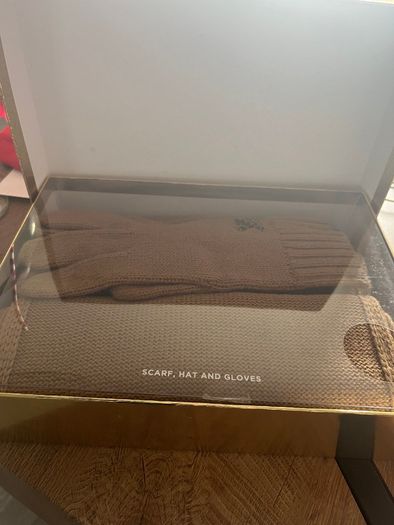 Set of scarf, hat and gloves Michael Kors