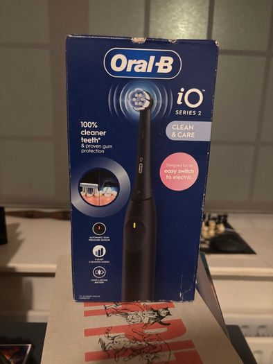 Oral-B iO Series 2 Electric Tootbrush (Black)