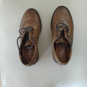 Boys shoes
