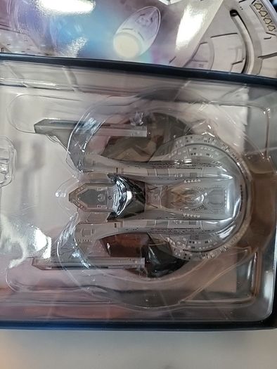 star trek eaglemoss uss thunderchild