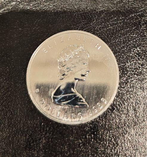 1988 Canada Silver Maple Leaf 1 oz Coin