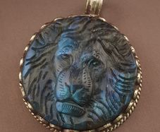 Handmade Vintage Labradorite Lion Face Brass Floral Design Pendant
