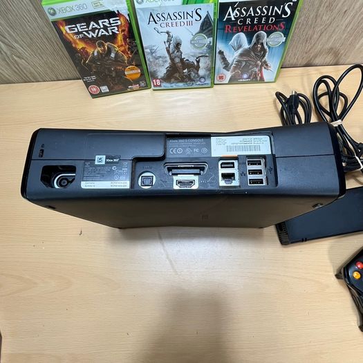 Xbox 360S 4GB Console Bundle + Controller + HDMI +Power+ 3 Games