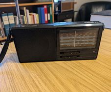 Vintage Multi-Band Pocket Radio