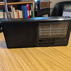 Vintage Multi-Band Pocket Radio