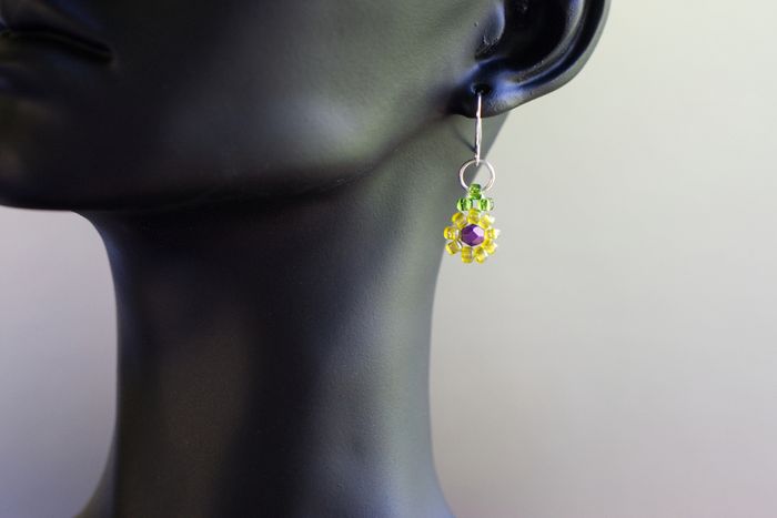 Little Daisy Beaded Earrings in Ten Colours