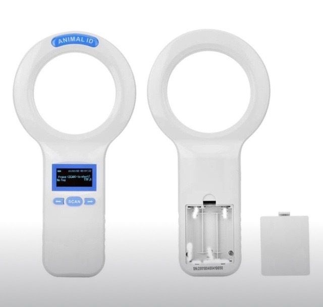Animal Guard's Professional Microchip Scanner