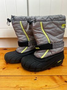 Kids snow boots