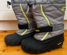 Kids snow boots
