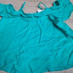 New girls off shoulder top size 4-5 years