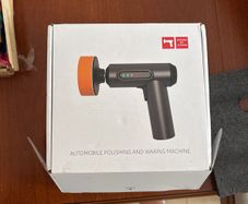 Handheld polish and wax car cleaner