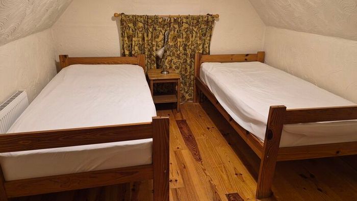 2 single beds/bunk beds with mattresses