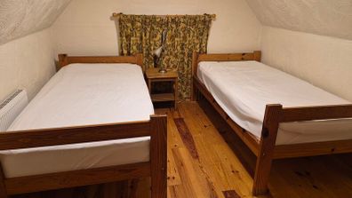 2 single beds/bunk beds with mattresses