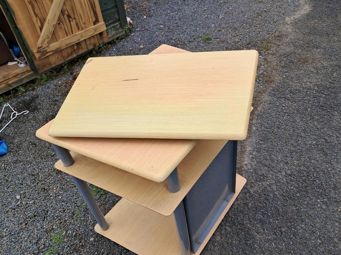 Swivelling TV Table