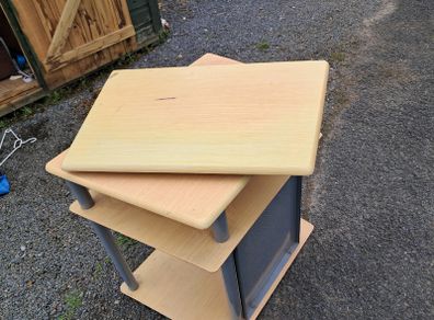 Swivelling TV Table