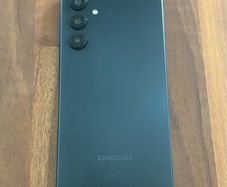 Samsung Galaxy A16 Mint Condition (Like New!) Dual SIM & Unlocked + Premium Case