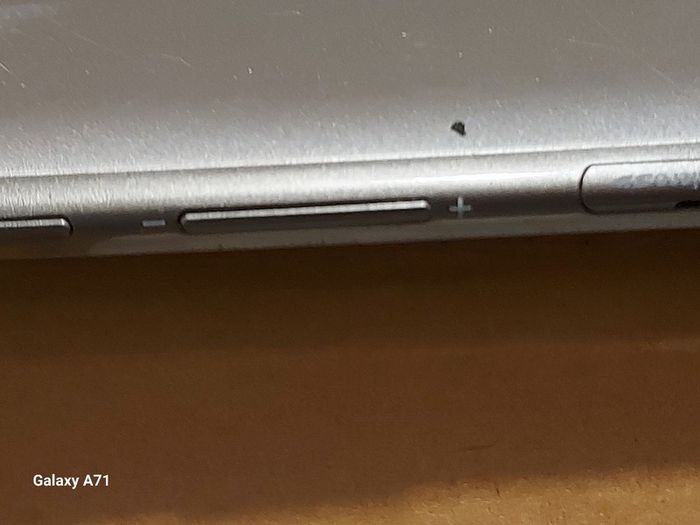Samsung Galaxy Tab 2, GT-P5113, 16GB, and Preload with nearly 2 dozen childrens movies, in excellent condition