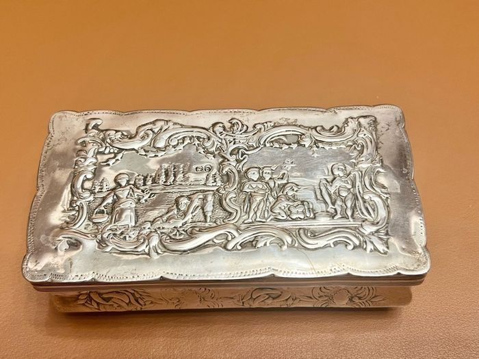 Beautiful Sheffield 1901 Edwardian solid sterling silver jewelry box