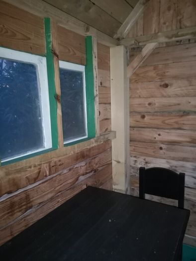 Kids tree house with storage