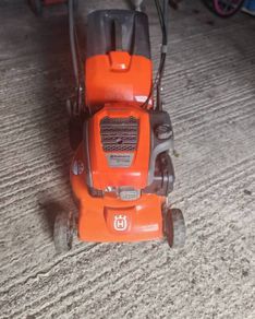 Husqvarna LC 140SP Lawnmower