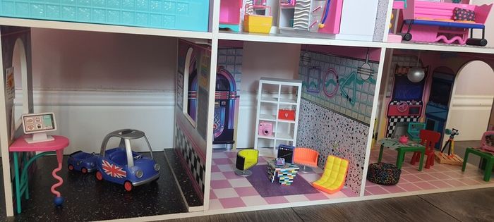 LOL dollhouse