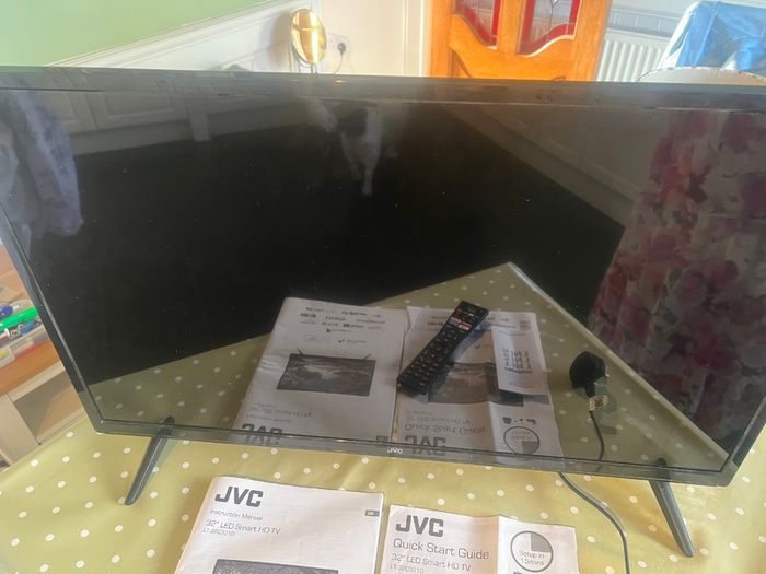 32 inch TV