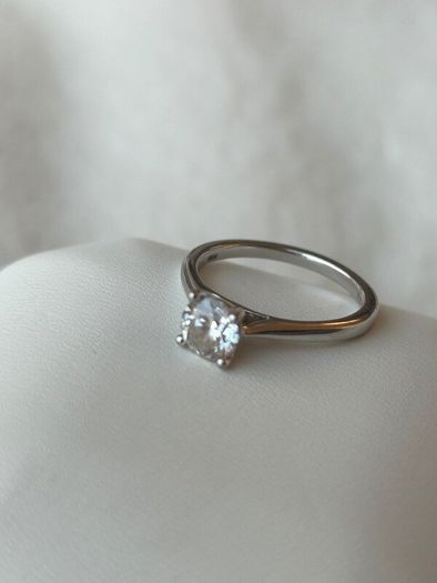 Engagement Diamond Ring